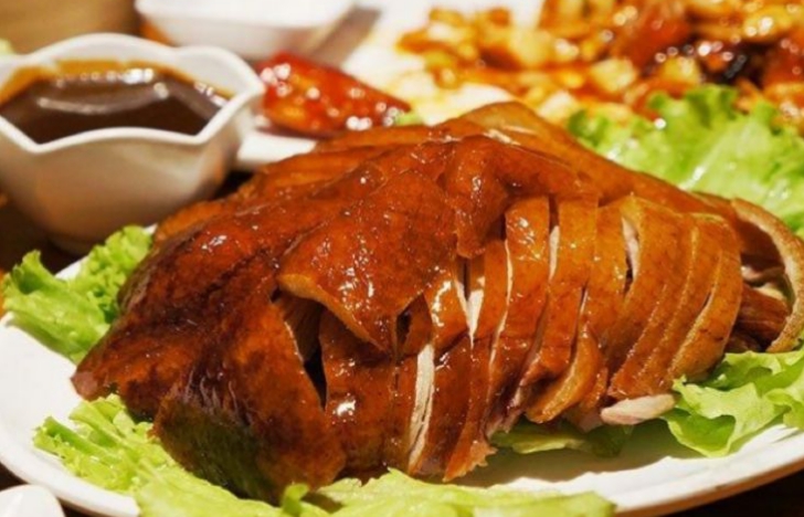 Bebek Peking panggang Khas Tiongkok Dari Beijing