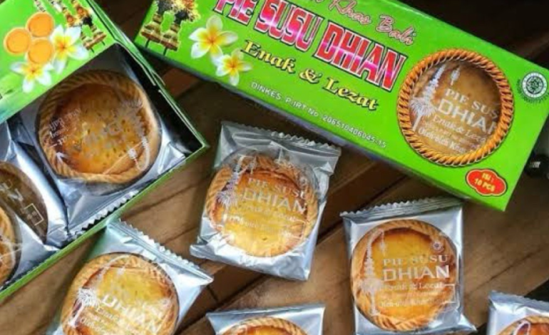 Pie Susu Oleh-Oleh Khas Tradisional Bali Indonesia
