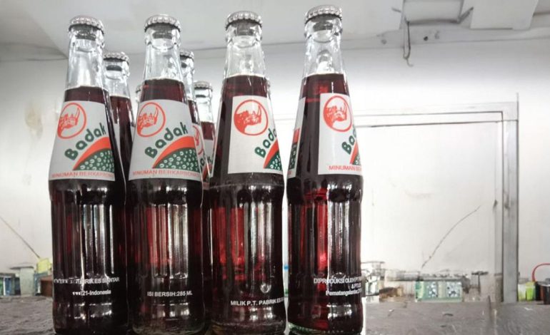 Minuman Soda Legendari Cap Badak Pertama Di Indonesia