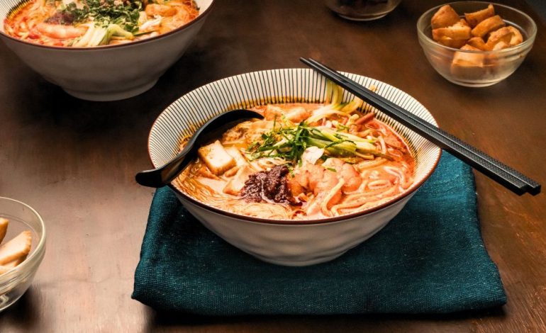 Laksa Makanan Khas Tionghoa dan Lokal Nusantara